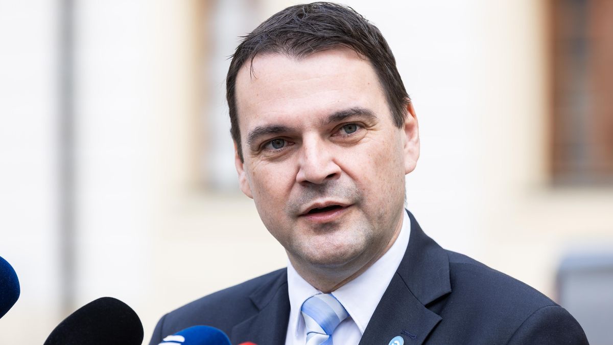 Pavel jedná s dalšími vládními kandidáty. S Macinkou zřejmě probere i Turka